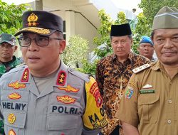 Pesan Kapolda Lampung Irjen Pol Helmy Santika menjadi pembina upacara di SMA N 1 Bandar Lampung, Jauhkan tindakan melanggar hukum.